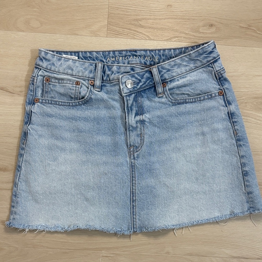 American Eagle Outfitters Cross Waist Light Blue Denim Perfect Mini Skirt size 6